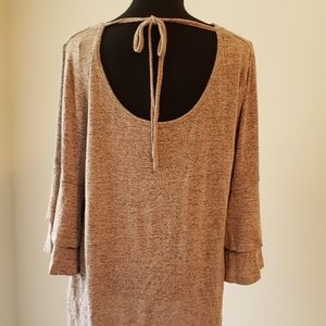 Sexy tie back sweater!